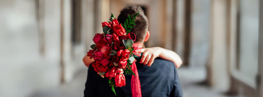 7+ Sentimental Gifts for Husband That’ll Make Him Fall in Love Again