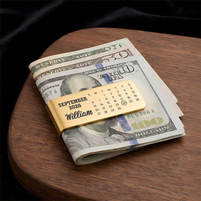 Custom stainless steel money clip engraved with a special calendar date, the best gift for Father's Day 2026.
