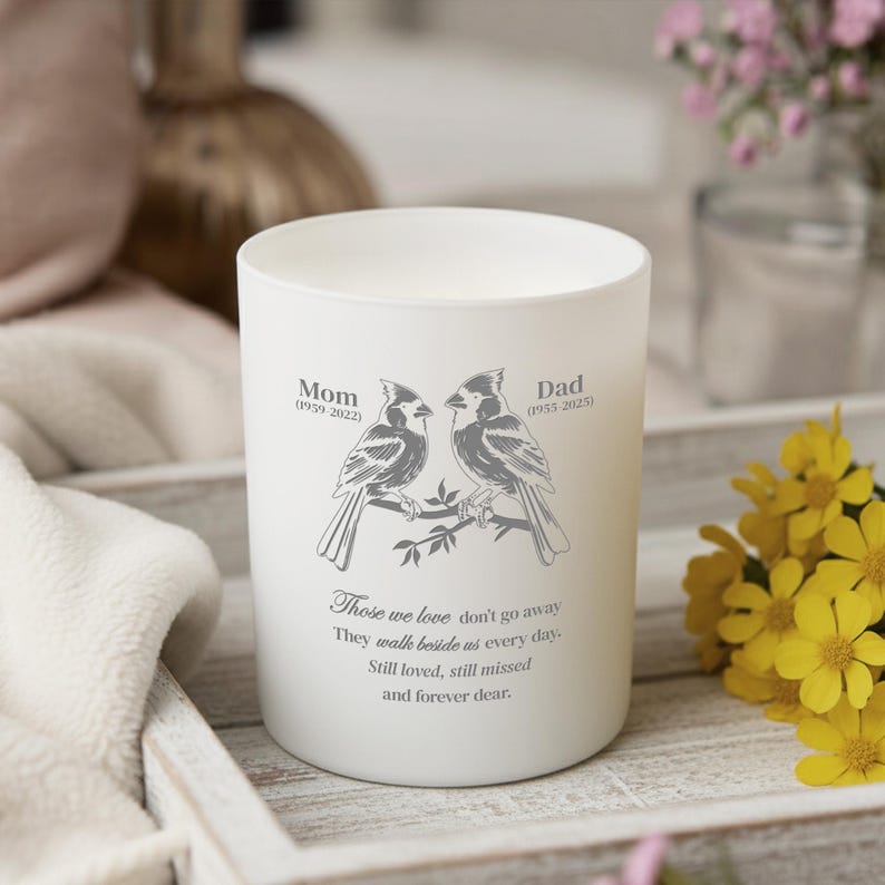 This engraved tea light holder featuring a cardinal design is an ideal in memory of gift for a loved one.