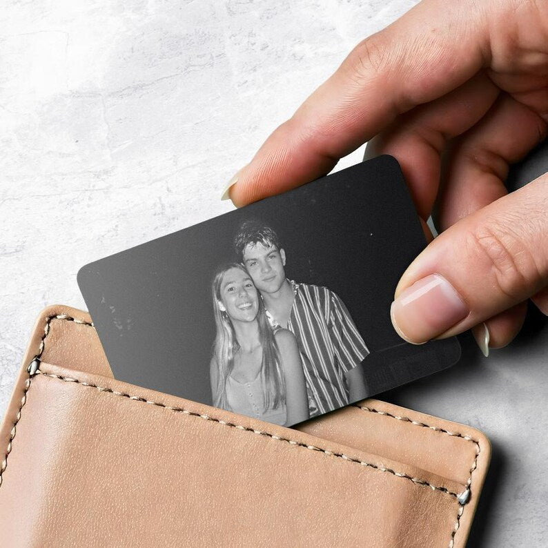 Custom metal wallet card, the Personalized Couple Portrait Wallet Card is a beautiful and intimate couple Valentine's gift.