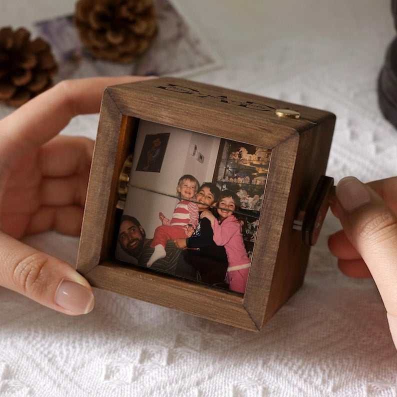 Photo frame for dad alternative with moving pictures, an excellent choice for Father's Day 2026.