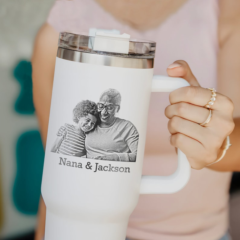 Elegant personalized insulated tumbler, serving as a thoughtful and durable gift for Mother's Day.