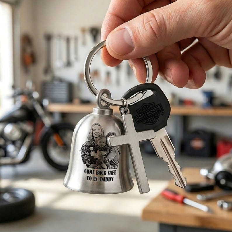 Dad guardian bell keychain featuring custom family portrait gifts, the perfect engraved Father's Day gift.
