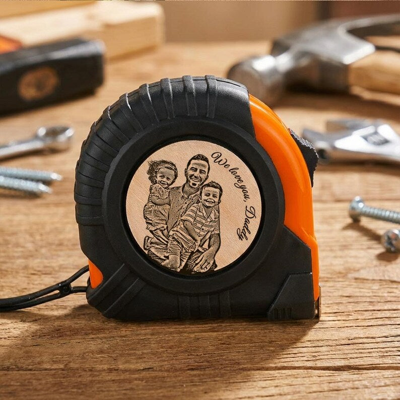 
Etched tape measure combined with a custom picture layout, creating a memorable picture gift for dad.