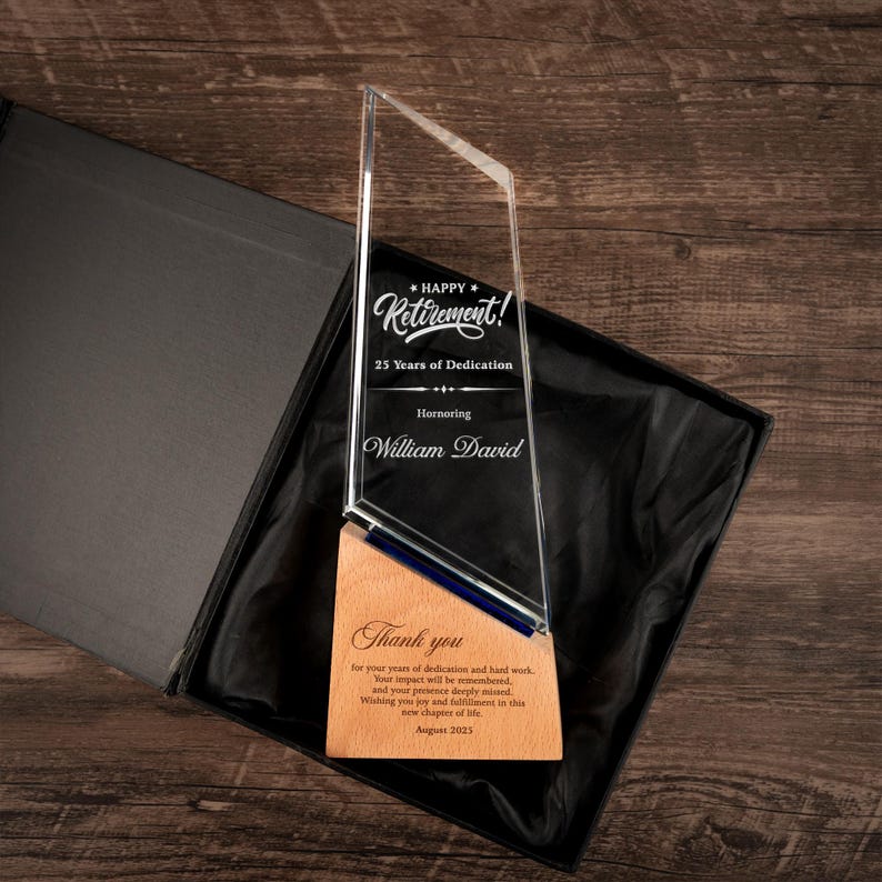 This custom award is an ideal employee appreciation gift, serving as a high-quality keepsake for a long-standing career.