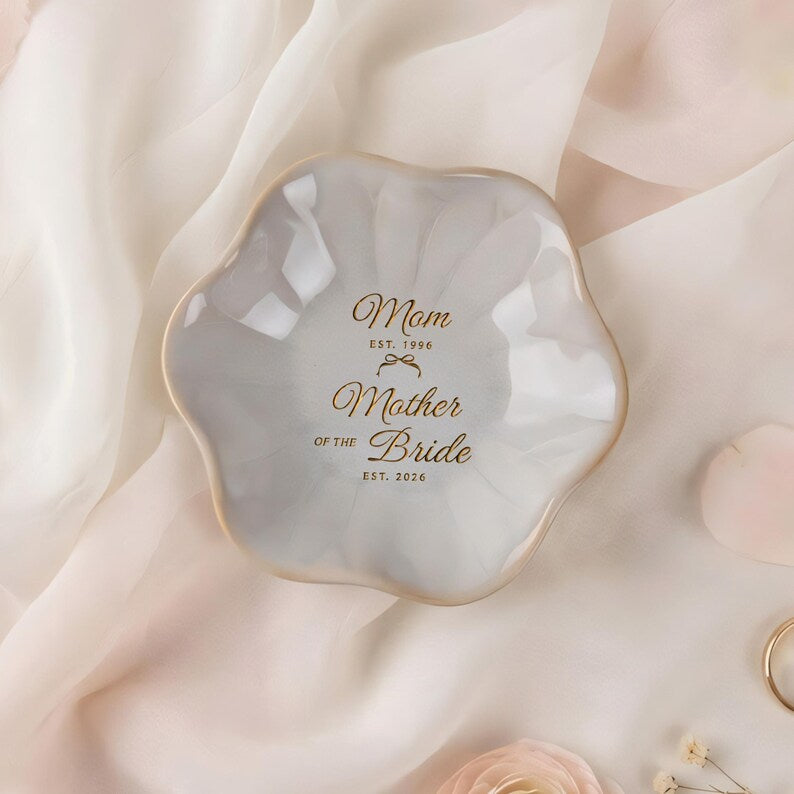 Simple and affordable Mother's Day jewelry dish, offering a premium look for a special mother.
