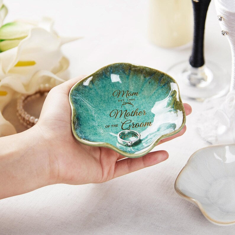 Great gifts for mother on Mother's Day, perfect for those looking for top trending personalized gifts.
