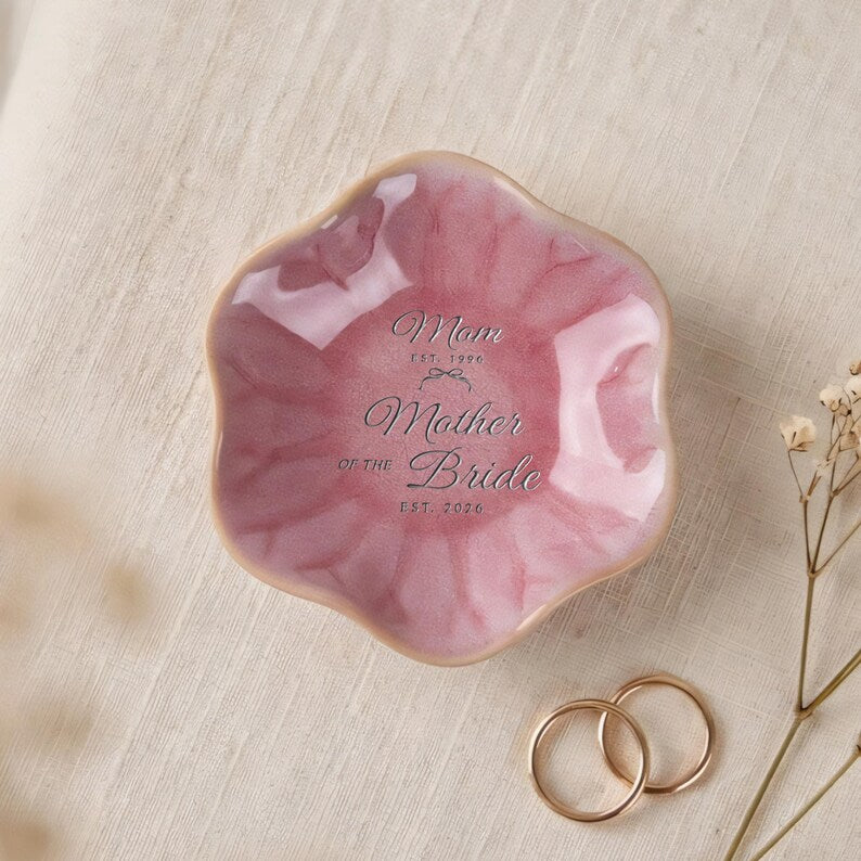 Beautifully designed Mother of the Groom gifts, perfect for expressing gratitude during the wedding.