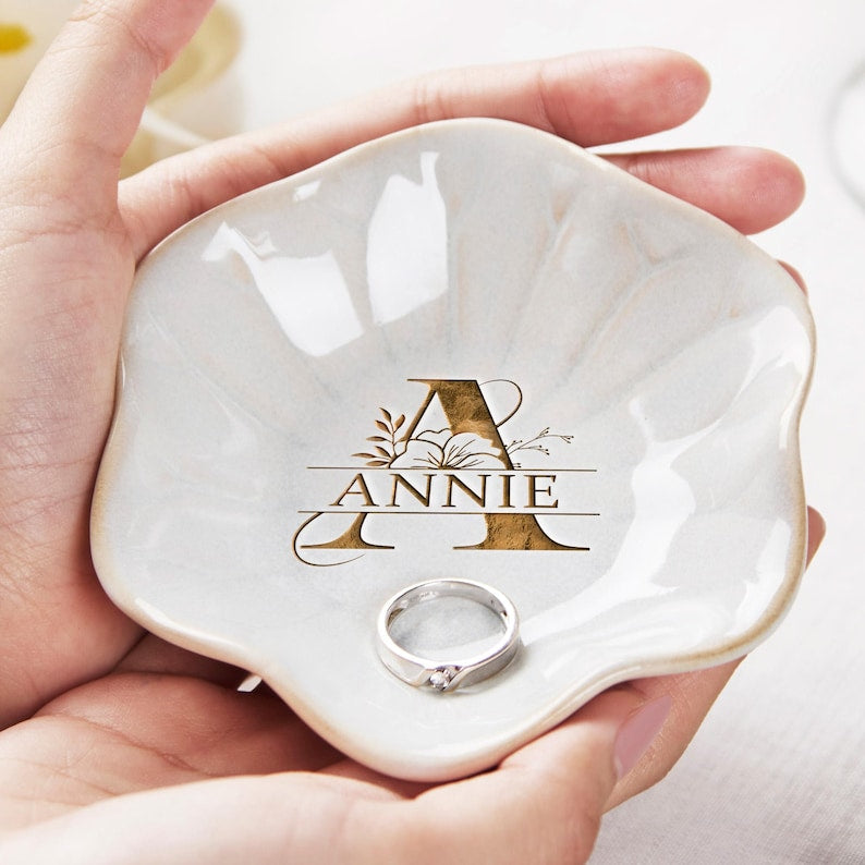 Beautifully designed bridesmaid thank you gifts, perfect for expressing gratitude on your wedding day.
