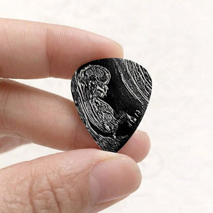 A premium Father's Day gift for new dads, serving as a lasting memento of a growing family.