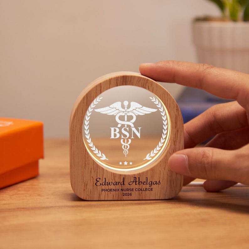 Customized engraved night light for the Class of 2026, featuring high-end crystal craftsmanship.
