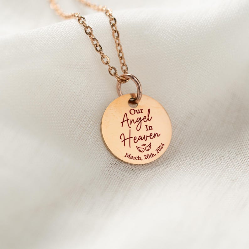 A thoughtful remembrance piece, this Personalized Pregnancy Loss Urn Necklace is a beautiful pregnancy loss jewellery item.