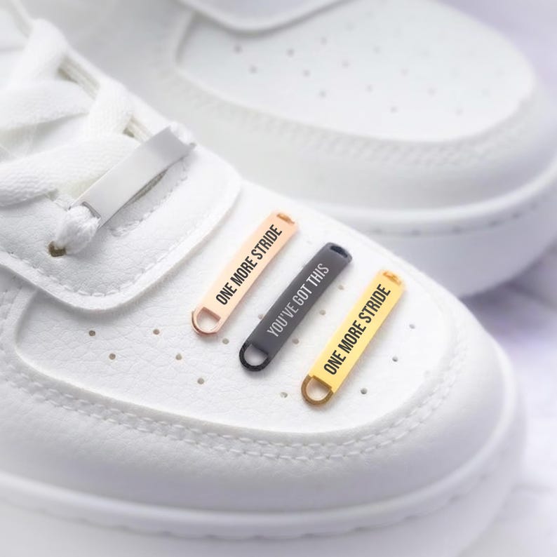 Father's Day 2026 custom shoelace tag, a high-quality stainless steel gift for men and practical runner's gift.