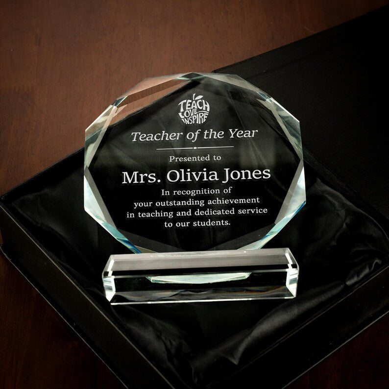 Celebrate a dedicated educator with a Personalized Teacher Appreciation Crystal Award, an ideal personalized teacher retirement gift.