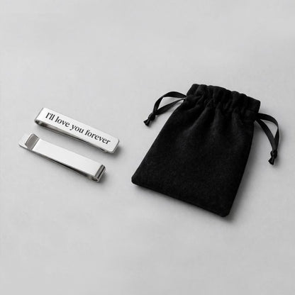 Custom tie clips and engraved tie bar in premium metal, the perfect gift for Father's Day 2026.