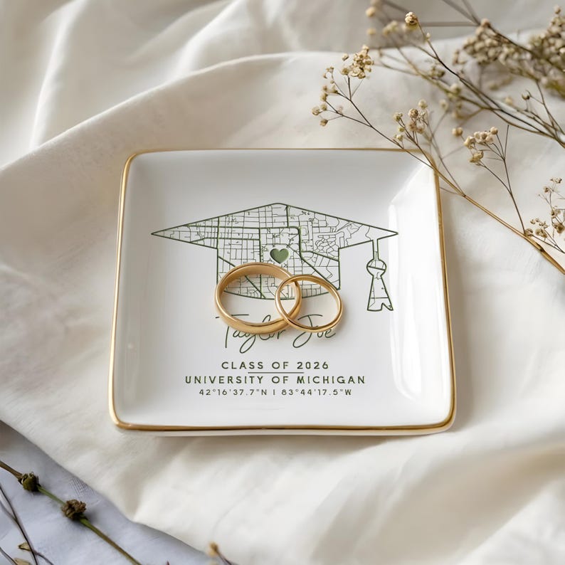 Durable and stylish graduation jewelry dish, providing a premium look for the Class of 2026.