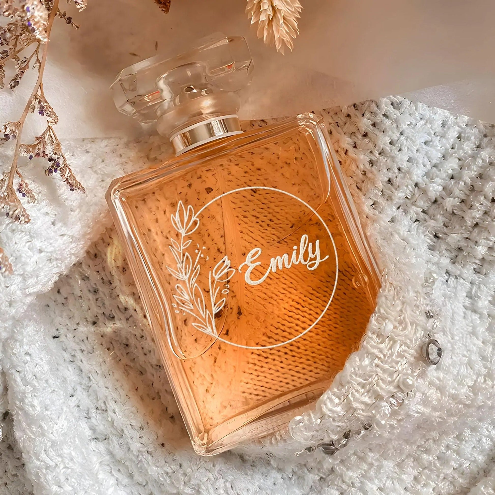 Beautiful Personalized Wedding Flower Wreath Glass Perfume Bottle suitable for bridal party gift and bridesmaid gifts  